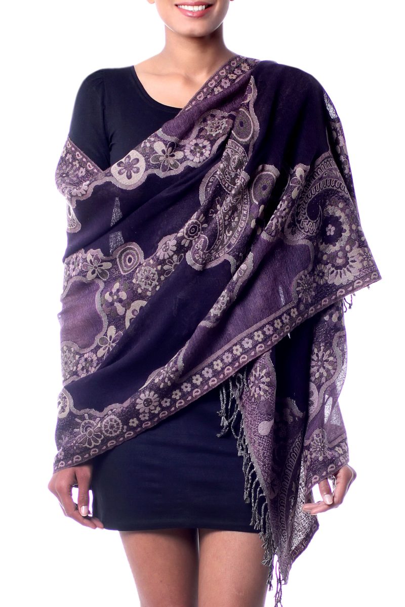Shawls: The Perfect Fall Accessory